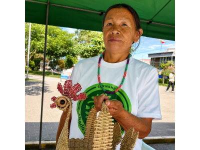 Artesana de la Comunidad Nativa Palma Real