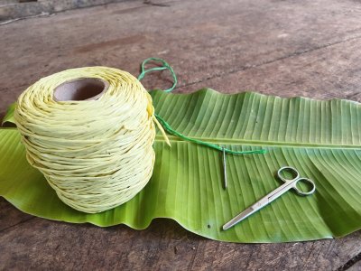 Herramientas para el cosido de sacos de castaña