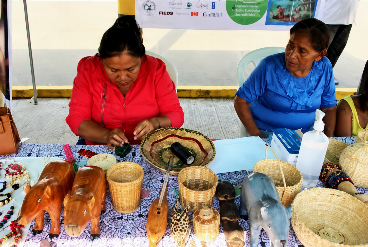 ACCA-Emprendedores de Palma Real participaron en la Feria de la Diversidad Cultural de Madre de Dios con apoyo de ACCA